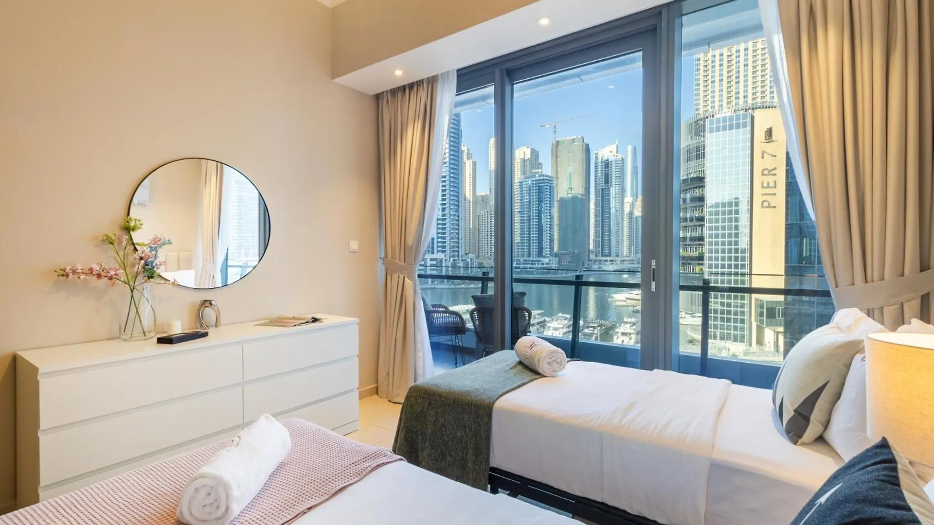 Stylish Marina Front 2Br Apartment, Near Top Attractions Dubai Lejlighed