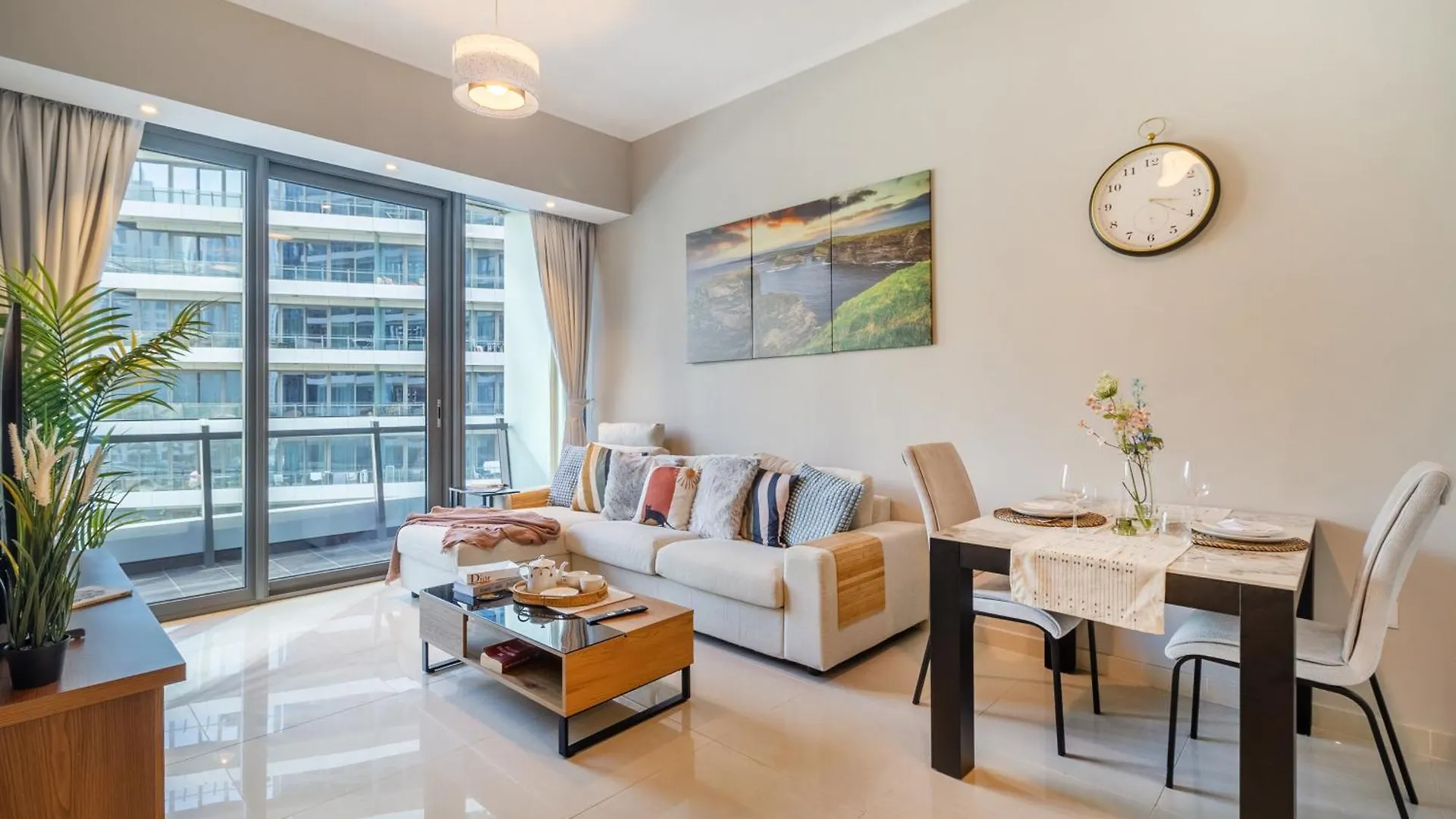 Stylish Marina Front 2Br Apartment, Near Top Attractions Dubai